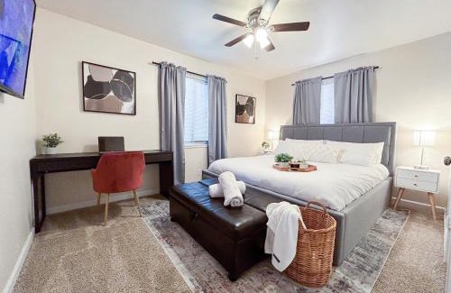 Arden-Arcade Casa | NEW - Modern 3BR & Backyard Oasis - 5 Minutes from American River!