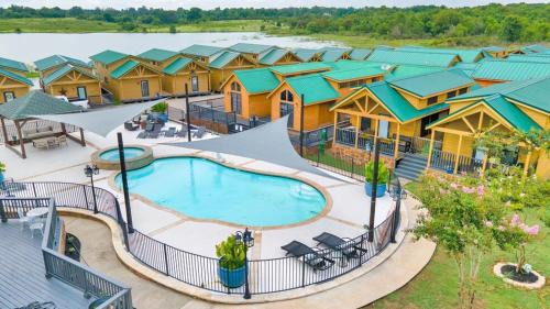 Willis Complejo | Fishersman Cove Lakeside Resort