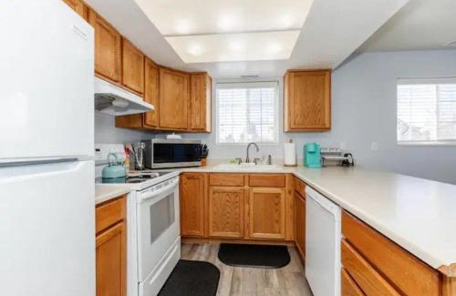 Logan Apartamento | 3 Bed, 1.5 bath Townhouse Close to USU & Main Street