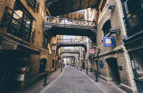 Riverside Casa | Great London Tower Bridge Guesthouse