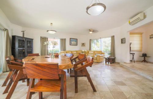 La Puntilla Casa | HostPal Casa en Punta de Mita con Club de Playa ideal para grupos