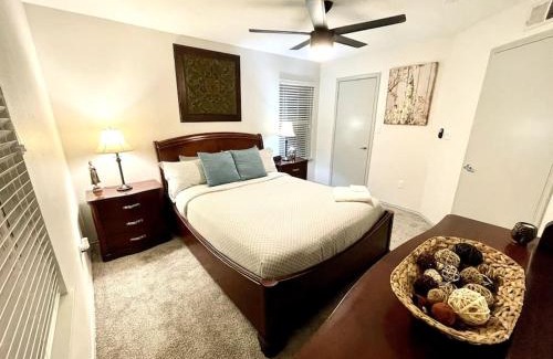 Uptown Apartamento | Cozy Apt by SAT Intl w/ pool + gym