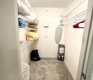 Uptown Apartamento | Cozy Apt by SAT Intl w/ pool + gym