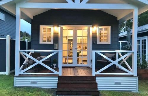Rye Casa | Hamptons In Rye Green Cottage 3 Mins to Hot Springs!