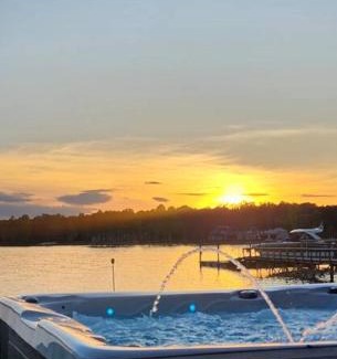 Mayhew Casa | Lake Norman treasure sunset view