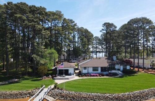 Mayhew Casa | Lake Norman treasure sunset view
