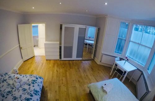 Mildmay Casa | Huge Double Room Near Central London