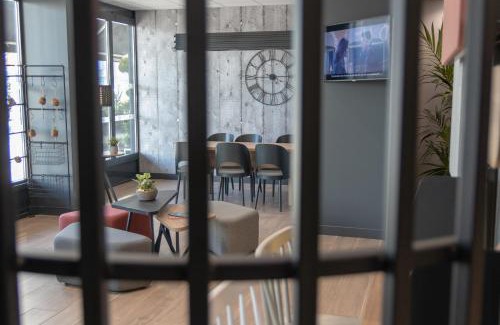 Anatole France Danton Hotel | B&B HOTEL Le Havre Centre Gare