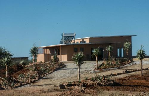 Otjiwarongo Cabina | Cheetah View Lodge