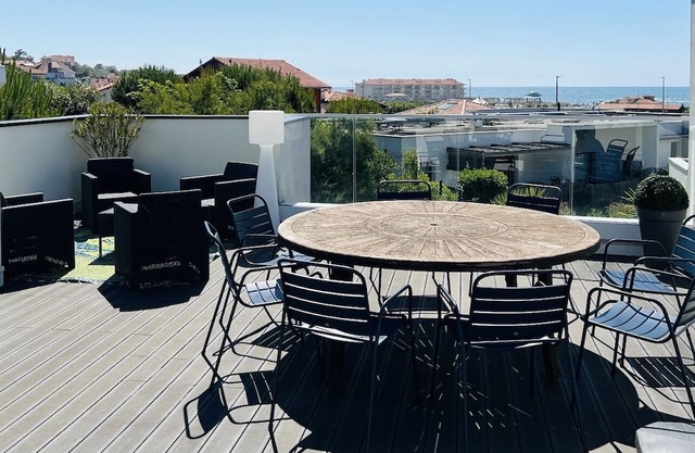 House and Rooftop 80 m2 Sea view, Garden. Beach 100 m, golf course 300 m