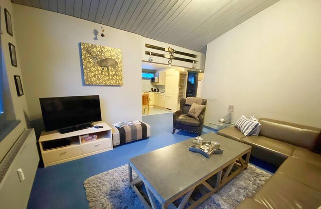 2 x great Sankt Anton ski apartments. 3min walk to all main lifts/ski school