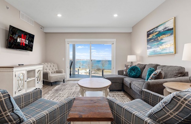 ♛ 539 Bay St ⁀➷ Luxury Downtown 3BDR Lake View Penthouse Condo on West Bay ➠ 301W