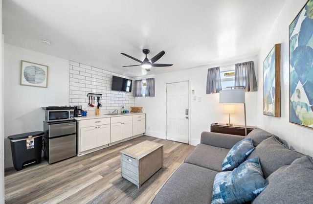 Coastal Cottage Unit 4|BeachBox|Walk to Beach!