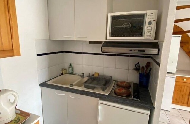 CHARMING LITTLE HOUSE WITH GARDEN AND PARKING GRAU DU ROI SLEEPS 6