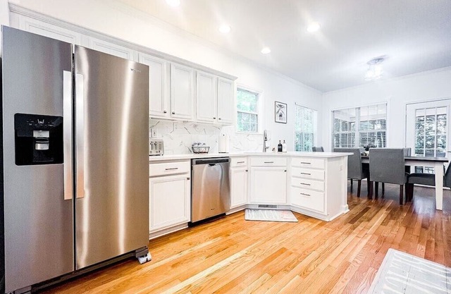 Tranquil Haven: Spacious Retreat for 16+ w/ Games