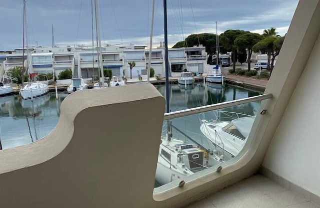 Superb Marina, Port Camargue, 3 rooms, sleeps 6, air conditioning, double terraces,.