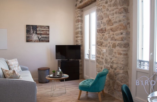charming 2-room apartment in the heart of Antibes