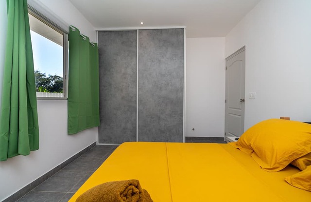 Fare Tahara'a 2BR in Arue