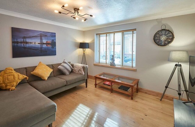 Host & Stay | Amber Shores