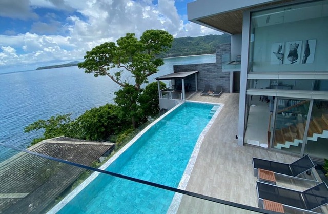 Kamala Rocks, Luxury Ocean Front Pool Villa Fully Staffed