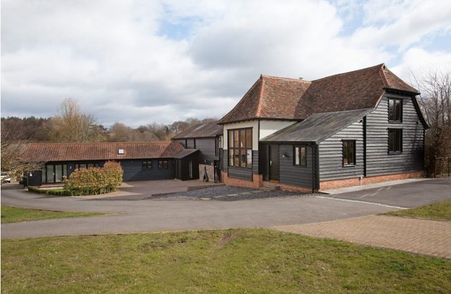 Butterfly Barn - Large Essex Barn