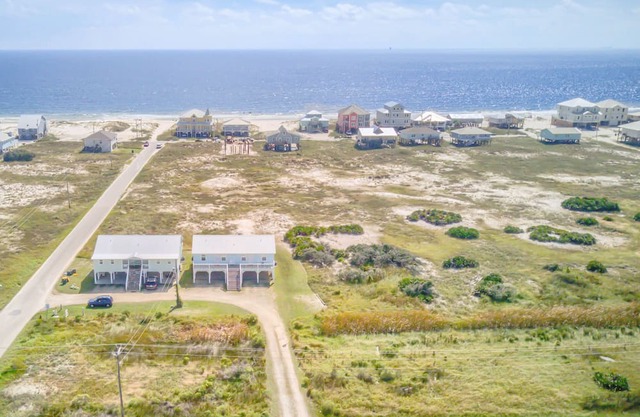 New Owner Listing! 900' to PRIVATE Beach Access! Gulf & Mobile Bay Views!