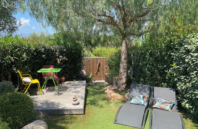 Palombaggia ideally located mountain view and small sea view