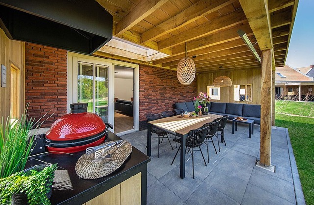 Premium Outdoor 8p - Four Bedroom Villa, Sleeps 8