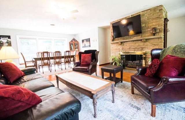 CLASSIC RANCH...PERFECT FOR FAMILY GATHERING