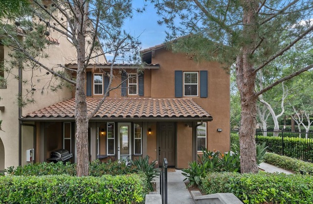 Hermoso Resort-Like 3 dormitorios / 3 baños Irvine Quail Hill Condo!