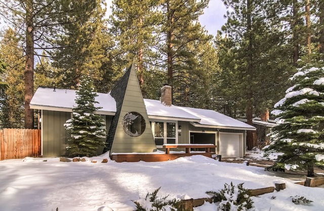 The Bear Creek Cabin es un impecable retiro de 2 dormitorios en Tahoe.