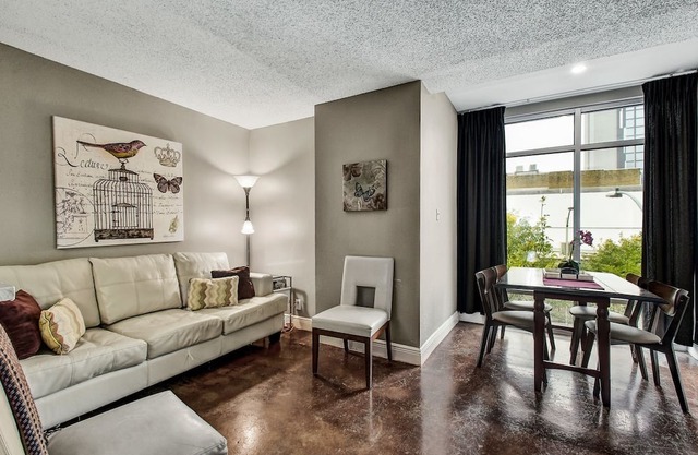 The Littlefields by Lodgewell | Heart of ATX | A6
