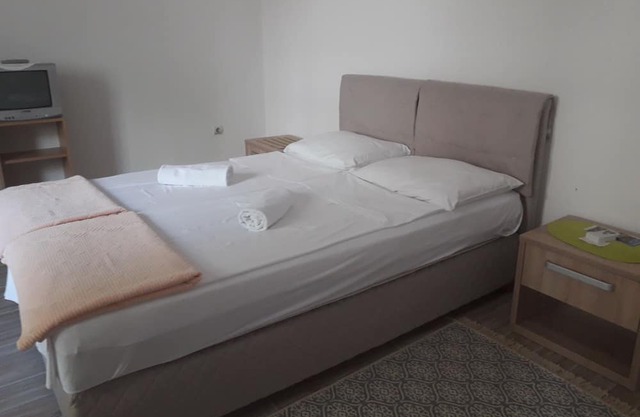 Spacious Double room Zorica