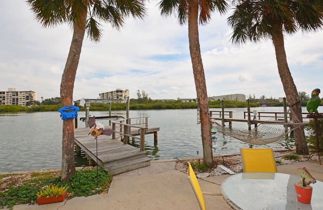 *** CASA FRENTE AL AGUA *** BARCO DOCK *** LEVANTAMIENTO ***