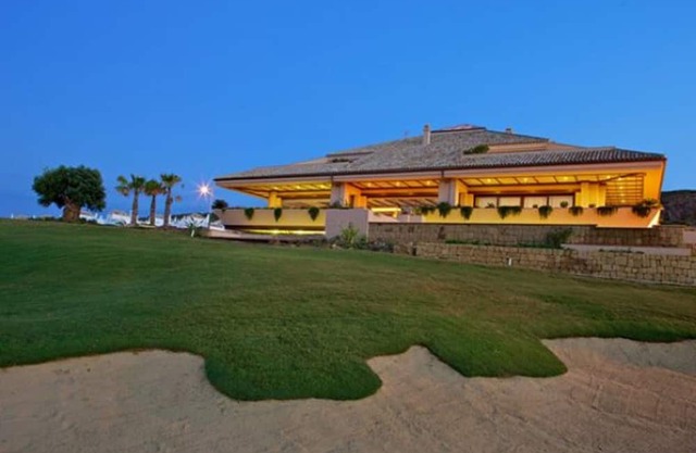 Deluxe Duplex Apartment in Residential Complex with Golf- Estepona