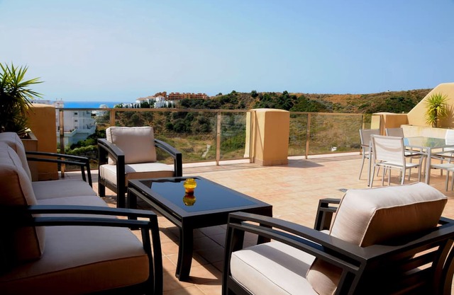 Stylish Penthouse Apartment - perfectly situated between Estepona and Marbella