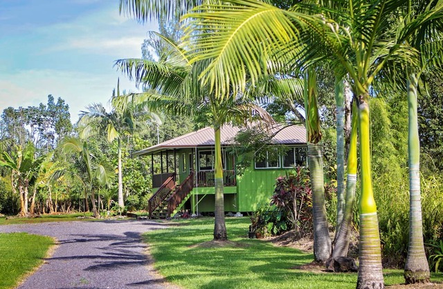 Jardín aislado bungalow en la selva