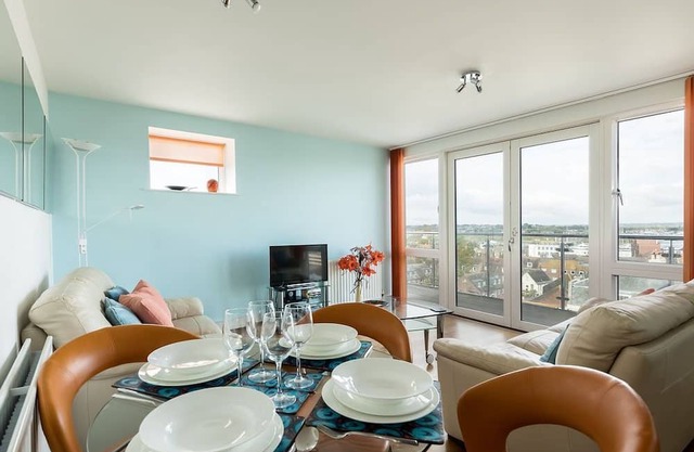 Ocean Escape - an apartment that sleeps 4 guests in 2 bedrooms