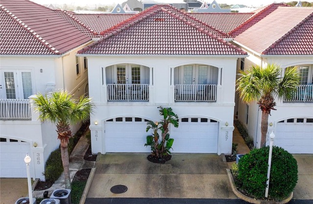 Beachside Bliss: 3BR Coastal Condo w/Pools & Patio in St. Augustine