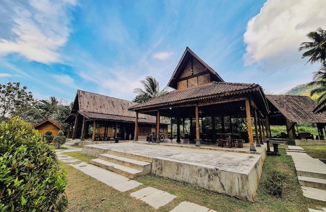 GIRI TENGAH RESORT BOROBUDUR
