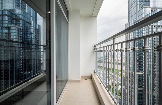 Vinhomes Central Park by Urban Home