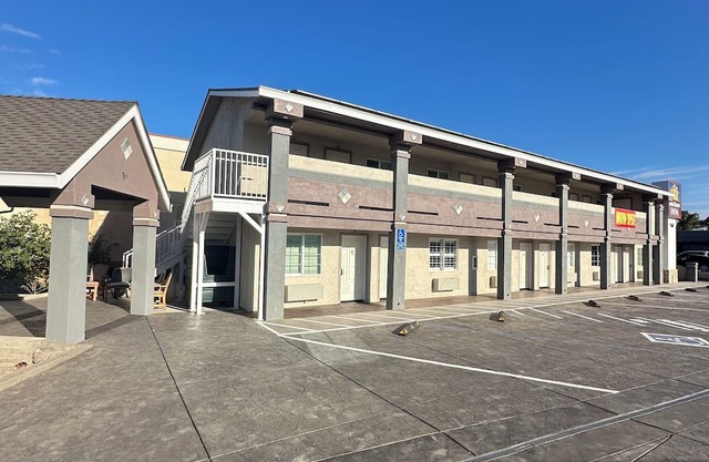 Hometown Inn