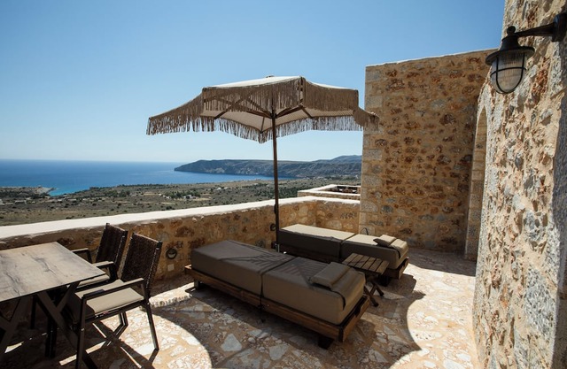 Anemos Suites Mani