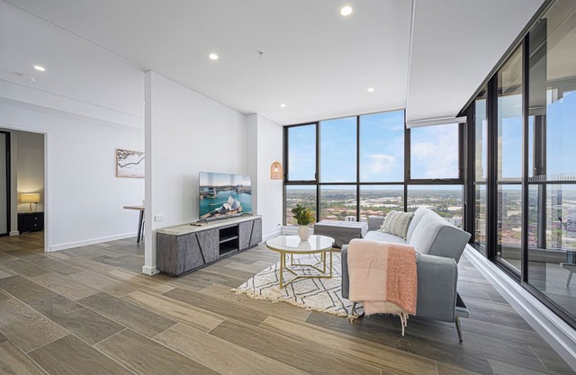 Liverpool Brand new 2 Br Apt City View + Parking
