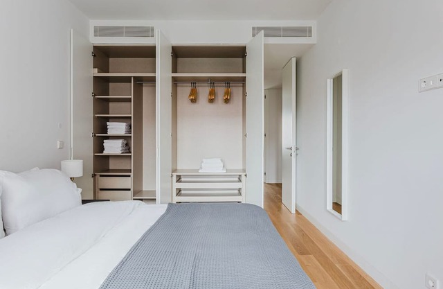 Blueground | Areeiro, w/d, a/c, swimming pool