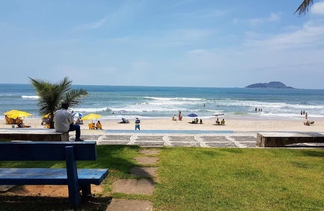 Rest 100m from Tombo Beach, pet friendly with WI-FI
