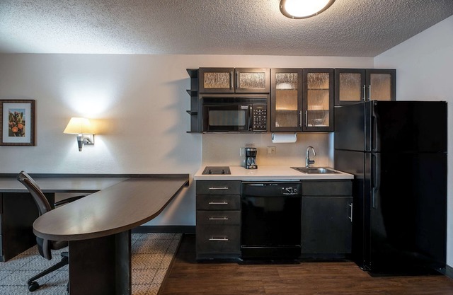 Ideal for Nature Lovers! 2 Pet-friendly Units, Near Fort Worth Botanic Garden!