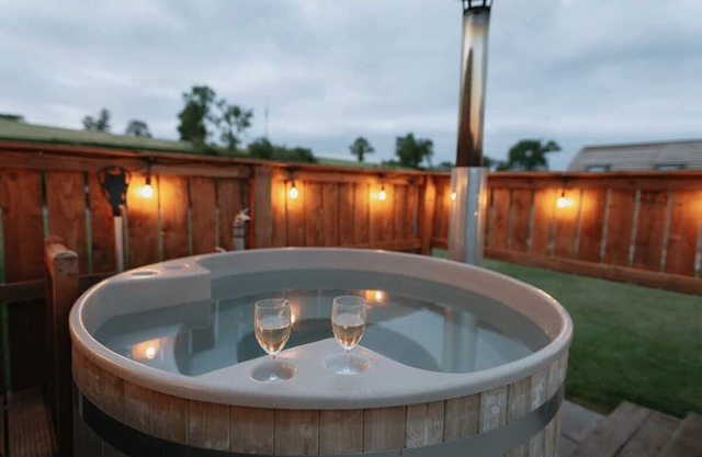 Cosy Cabin with Hot Tub near the Yorkshire Dales