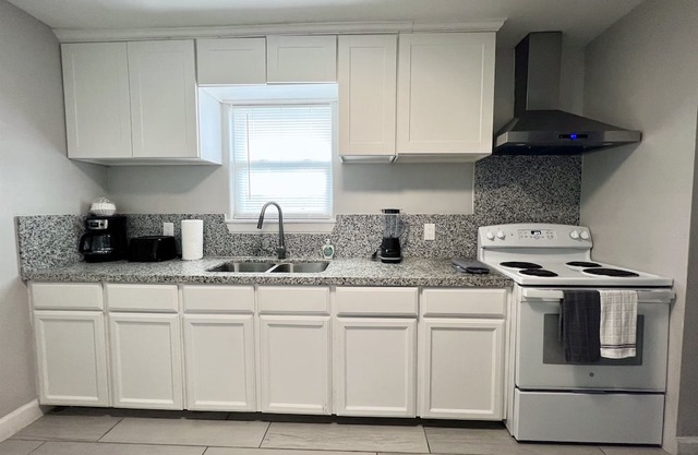 Miramar #4 - Gorgeous and Spacious 3BD/2BA - WiFi