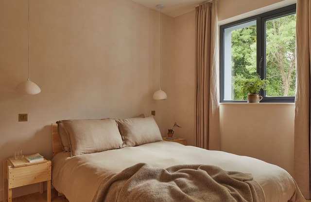 Yarn - Arlo Luxury King Suite